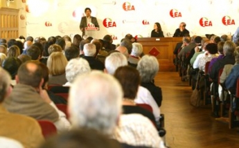 Pello Urizar, ante doscientos militantes de Eusko Alkartasuna