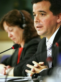 Mikel Irujo,  eurodiputatua eta EAko bozeramailea