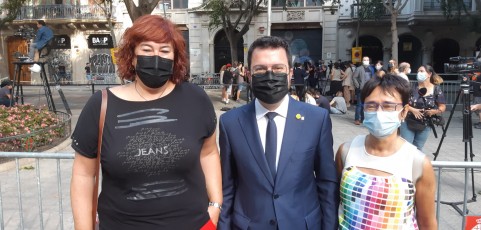 Lerro gorririk gabeko elkarrizketari aukera eman behar zaio