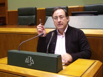 Jesús Mari Larrazabal, parlamentario de EA